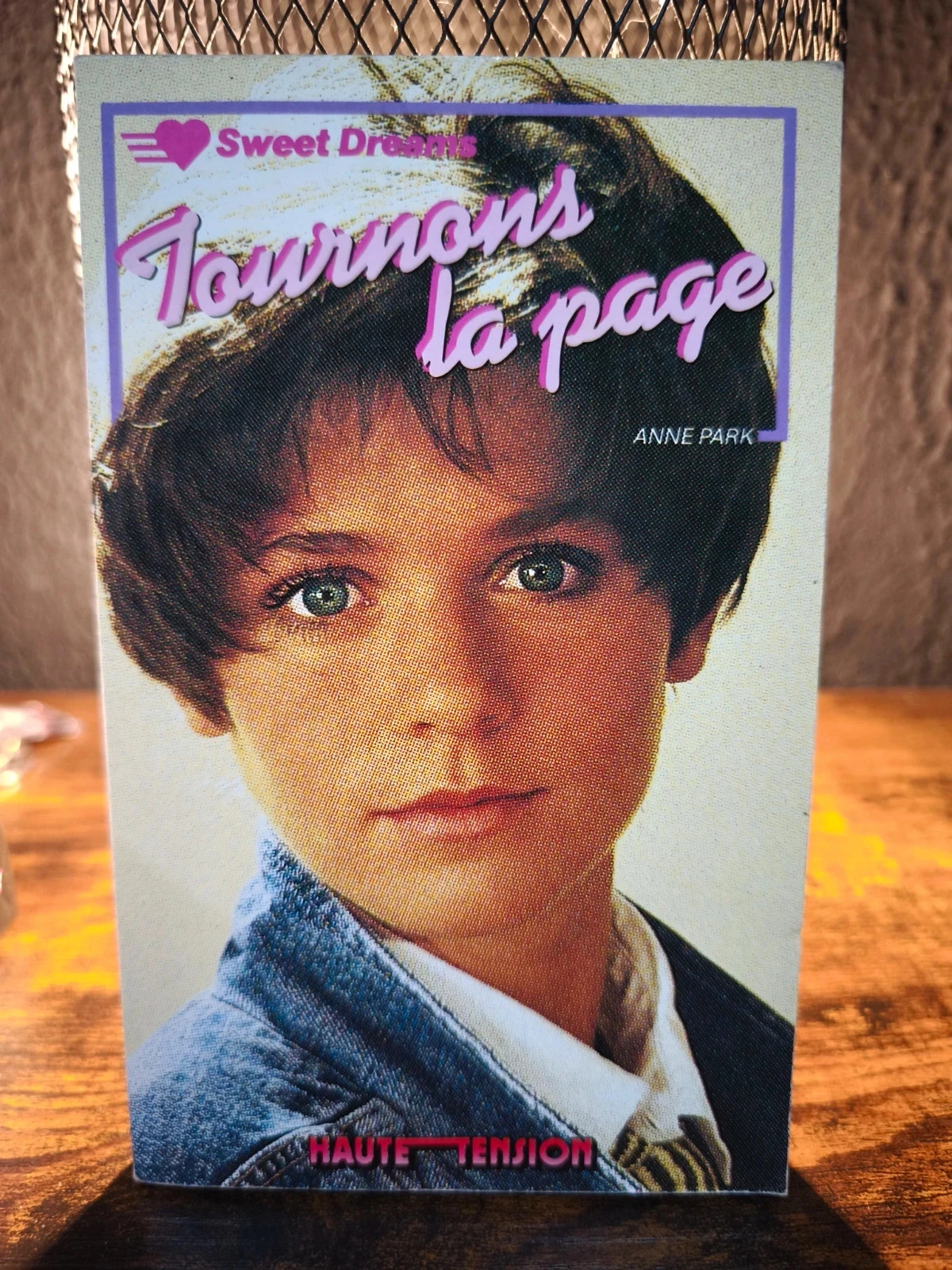 Tournons la page